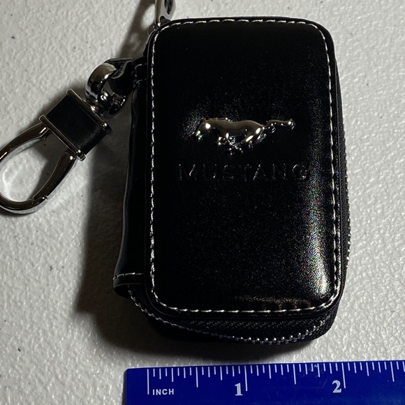 CAR KEY CASE WITH CAR LOGO F0R MUSTANG - Picture 6 of 7